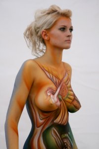 1200px-Female_body_painting.jpg