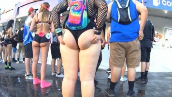 cap_Girl with hot ass in rave event_00_00_50_17.jpg