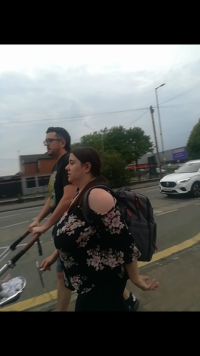 Sighting - huge in floral top - snapped by Doubledecker of TnT forum.png