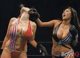 big-tits-fight.jpg.44f12d75e6098e365a1f9dacae2fd03a.jpg